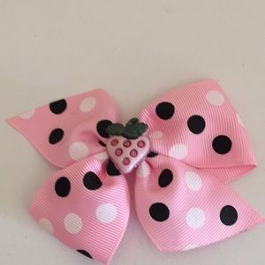 Never been worn Hair bow! Very cute!